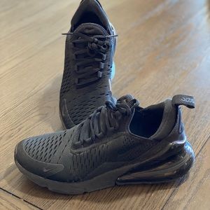 Black Nike Air Max 270